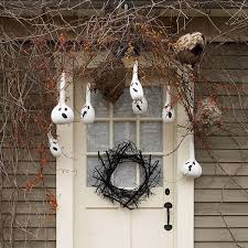 We've got seven halloween door decoration ideas will have little ghouls and goblins flocking to your home on halloween night! Halloween Porch And Entryway Ideas From Subtle To Scary