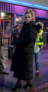 Starring carey mulligan in the lead role, it rises above the typical revenge fantasy to. Pin On Films And Books