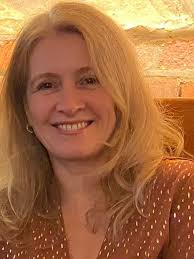 Claudia Riemer's Instagram, Twitter & Facebook