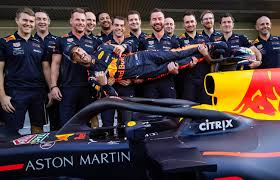 Daniel ricciardo news, gossip, photos of daniel ricciardo, biography, daniel ricciardo girlfriend daniel ricciardo is a 31 year old australian auto racer. Daniel Ricciardo S Final Gp Abu Dhabi Driver Column