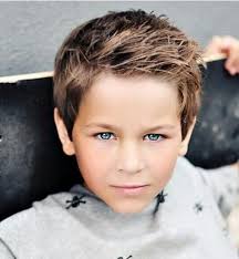 Kinderfrisuren Fur Jungs Frisur Jungs 2019 Coole Frisuren Fur Kleine Jungs Maenner In 2020 Kurzhaarfrisuren Jungs Jungs Frisuren Coole Jungs Frisuren