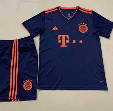 It's quite subtle and likely inspired by the roof of the allianz arena or the bavarian flag. Bayern Munich Kids Youth 3rd Kit Jersey 19 20 Sports Sports Apparel On Carousell