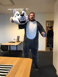 Här hittar du v75 tips och andra gratis travtips för kommande lopp med varg stjern travhäst. Peter Popovic A Twitter Har Jobbar Vi Med Allt Dagisbarn Pa Besok Gereondahlgren Som Ture Varg Fbk Https T Co O1kcpeqh9a Twitter