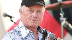 Beach Boy Mike Love writing an autobiography