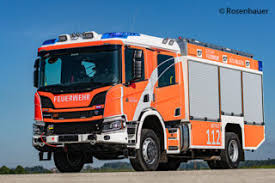 Die feuerwehr räumt im grunewald einen baum von der königsallee, der auf die straße zu fallen drohte. Feuerwehr Berlin Feuerwehr Magazin