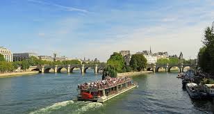 The seine features many bridges (there are 32 in paris alone), and when the river is swollen by rain or snowmelt at its mountain source. 15 Curious Facts About The Pont Neuf Paris World In Paris