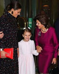 Karl xi, född 24 november 1655, död 5 april 1697, a var kung av sverige från 1660 till sin död. Estelle With Her Mama Crown Princess Victoria And Her Grandma Queen Silvia At Oscarsteatern In Stockholm On December 18 2018 Estelle