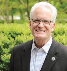 Leighton Ross's Instagram, Twitter & Facebook