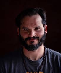 Justin Peach's Instagram, Twitter & Facebook