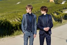 Une collection chaque année de costumes, smokings et redingotes pour vos cérémonies. Costume Sur Mesure Pour Votre Mariage A Montpellier Styliste Tailleur