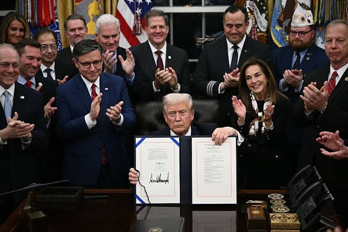Trump signs spending bill to end longest government shutdown – Roll Call