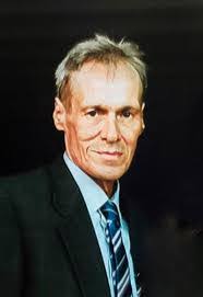 Lee Henning's Instagram, Twitter & Facebook