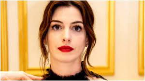 Полное имя — энн жаклин уитни хэтэуэй (anne jacqueline whitney hathaway). Jessica Chastain Anne Hathaway Team Up For Mothers Instinct Entertainment News India Tv