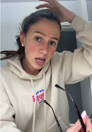 Anna Zuckerman Review