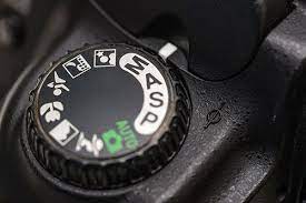 5 Camera Setting Tips For Shooting Great Portraits Indoor Photography Digital Photo Secrets Lightin Indoor Photography Photography Tutorials Dslr Photography