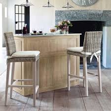 Chaise De Bar En Rotin Et Mahogany Massif Grisee Maisons Du Monde Chaise Bar Meuble Bar Bar En Bois