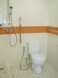 Berikut beberapa contoh penerapan shower di dalam kamar mandi berukuran sempit. Kamar Mandi Minimalis Modern Maya On Frame