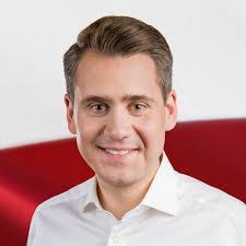 Daniel Milewski's Instagram, Twitter & Facebook