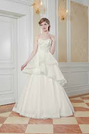 Weitere ideen zu brautkleid, brautkleid kurz, braut. Entzuckendes Brautkleid Mit Asymmetrischem Schnitt Kleiderfreuden