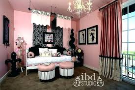 Floral bedroom with pink accents. Awesome Decorations Pink And Black Room Decor Ideas