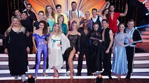 Das letzte jahr war für uns alle eine verrückte zeit und mich haben einige sachen sehr zum nachdenken gebracht. Let S Dance 2020 Alle Songs Und Tanze Der 11 Paare Aus Show 4