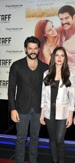 Fahriye Evcen Burak Ozcivit Asksanabenzer Bursa Turkish Actors Burak Ozcivit Actors