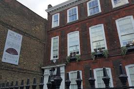Gmt merupakan waktu di kota greenwich, inggris. Setengah Hari Di Greenwich Menapak Garis Meridian Dan Menyeruput Afternoon Tea Halaman All Kompas Com