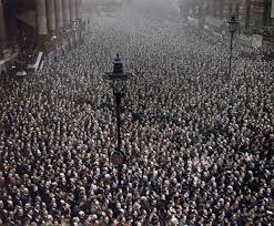25 may 2017, 9:20 am. Babelcolour On Twitter 101 Years Ago Today 11am On Tuesday 11th November 1919 Crowds In London Observe The Very First 2 Minute Silence For Those Killed In The Great War The