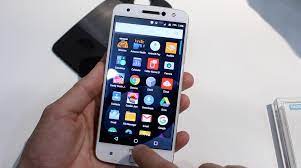 Another option is to hold the power button and then tap the screen. Android Basics How To Take A Screenshot On All Moto Z Variants 9to5google