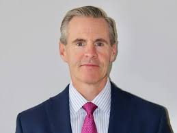 Robert Mcnamee's Instagram, Twitter & Facebook