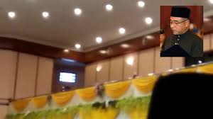 What does angkat sumpah mean in english? Ucapan Yab Adly Zahari Di Upacara Angkat Sumpah Exco Melaka Youtube