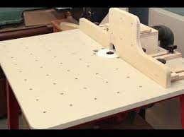 fabriquer une table a toupie et des guides ajustables maximiser cet outil de coupe en travailla table de travail en bois defonceuse bois defonceuse sous table