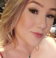 Vendo apto no ED UNO TOWER Apartamento com excelente padrão de acabamento,  composto de 2 quartos com suíte, banheiro social, sala de TV e jantar,  cozinha americana, área de serviço, roupeiro, área