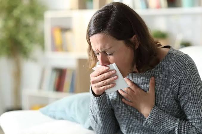 Cổ họng nhiều chất nhầy: Nguyên nhân và cách điều trị tại nhà hiệu quả