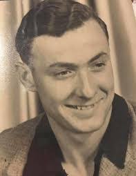 Robin Marrs's Instagram, Twitter & Facebook