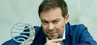 El escritor Javier Sierra continúa el ciclo de Encuentros de Veranos en San  Roque el próximo 15 de julio