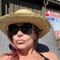 Heidi Schnell's Instagram, Twitter & Facebook