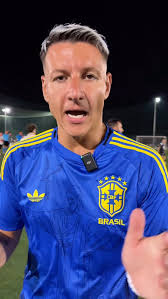 Grazie a @realenzuccio per essere stato con noi… 💙, P.S. L’anno prossimo  contattiamo sia te che @stefanodemartino 👌🏻😎, #centrosportivoeredita  #giardinodegliulivi #enzuccio #extratime #torneocalcio