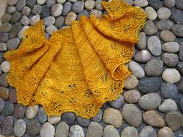 This knitting pattern by justyna lorkowska amazed us! Ravelry Ginkgo Crescent Pattern By Jade Keaney