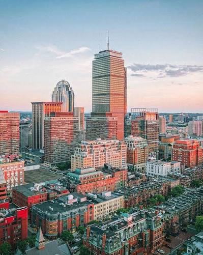 Discover the timeless beauty of the Boston skyline!🌆✨ 💡The Boston skyline stands tall as a captivating testament to the city's rich heritage and vibrant urban landscape. From the iconic gold-domed Massachusetts State