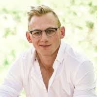 Tracey Gosselin's Instagram, Twitter & Facebook