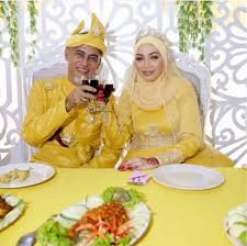 You can download free mp3 as a separate song and mas idayu 'naik hantu' beri amaran pada bekas suami jangan lupa anak! Mas Idayu Dan Suami Gambar Eksklusif Bekas Suami Pertama Rozita Che Wan Yang Mas Idayu Dan Anak Gadis Kesayangannya Penyanyi Dangdut Terkenal Pishmarat