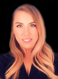 Shayna Simmons's Instagram, Twitter & Facebook