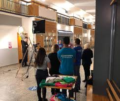 Trivsel och goda relationer är viktigt och i vår ljushall finns café och bibliotek där du lätt träffar andra elever. Karrtorps Gymnasium Beitrage Facebook