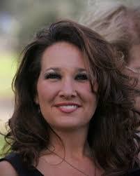 Lea Eaton's Instagram, Twitter & Facebook