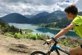 Hier lässt sich die natur auf eine einmalige art entdecken.rund um den unverwechselbaren weissensee. Weissensee Karnten Familienurlaub