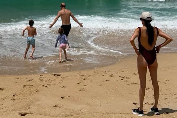 Meghan Markle's New Beach Photo Brings Back Memories of Princess Diana's  Vacation with Young Prince Harry