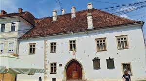 Pentru a i se putea furniza constant plante din toate colțurile lumii, grădina colaborează cu peste 450 de grădini așijderea, din 80 de țări. Cluj Napoca Cel Mai Frumos OraÈ™ Din Transilvania