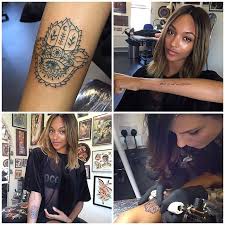 Each henna tattoo lasts up to 3 weeks!!! A List Ink 8 Celebrity Approved Tattoo Artists In Nyc