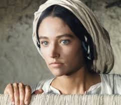 Arta in sine prin caracterul ei profund uman si mijloacele atistice de exprimare este un mesager al creatorului suprem!.intotdeauna am. Ce S A Intamplat Cu ActriÈa Care A Jucat O Pe Fecioara Maria In Filmul Iisus Din Nazaret Cum AratÄ Acum